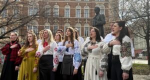 Вшанування Тараса Шевченка у Празі: українці зібралися на його день народження «Шевченко-був-на-чужині,-як-і-ми-зараз»-–-у-Празі-відзначили-212-років-з.