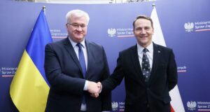 Зустріч міністрів закордонних справ України та Польщі: обговорення ситуації на фронті та політики Угорщини Szef ukraińskiego MSZ Andrij Sybiha z wizytą w Warszawie. “Podziękowałem Polsce”