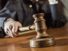 Суд призначив умовний термін ексспівробітнику БЕБ за шахрайство на $700 тисяч Суд призначив умовний термін ексспівробітнику БЕБ за шахрайство на $700 тисяч