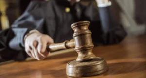 Суд призначив умовний термін ексспівробітнику БЕБ за шахрайство на $700 тисяч Суд призначив умовний термін ексспівробітнику БЕБ за шахрайство на $700 тисяч