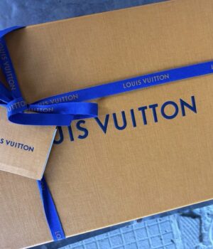 Порушення-на-чверть-мільйона:-на-«Устилузі»-в-авто-знайшли-взуття-модних-брендів