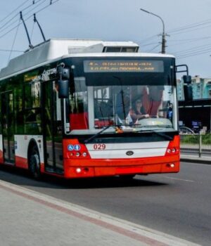 Підвищення-ціни-на-проїзд-у-тролейбусах:-лучан-запрошують-на-публічне-обговорення