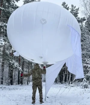 Українська-компанія-"Аеробавовна"-відроджує-використання-аеростатів-для-сучасної-війни