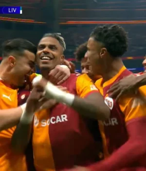 Перший-крок-до-сенсації?-Турецький-"Галатасарай"-переміг-"Ліверпуль"-у-матчі-1/8-Ліги-Чемпіонів