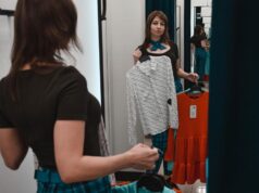 Чи обов’язково прати новий одяг перед першим носінням: експерти дали чітку відповідь Чи-обов’язково-прати-новий-одяг-перед-першим-носінням:-експерти-дали-чітку-відповідь