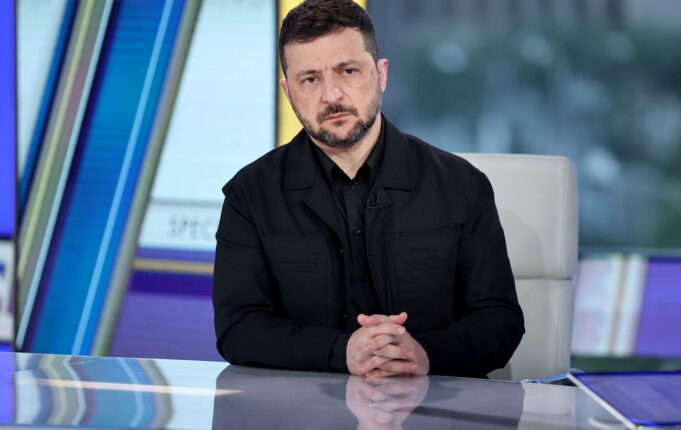 Зеленський про російську дезінформацію: Кремль використовує нові інструменти впливу Зеленський пояснив, чому Росія вкладає величезні гроші в пропаганду