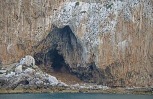 Археологи проникли у печеру, запечатану 40 тисяч років тому: побачене їх вразило Археологи-проникли-у-печеру,-запечатану-40-тисяч-років-тому:-побачене-їх-вразило