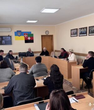 Підготовка-до-позачергової-сесії:-депутати-Нововолинської-міської-ради-працюють-у-постійних-комісіях