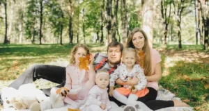 В Україні багатодітні родини отримають соціальну допомогу вже в березні В Україні багатодітні родини отримають соціальну допомогу вже в березні