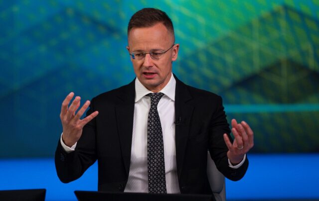 Угорщина звинувачує Україну у брехні щодо візиту делегації Сіярто накинувся на Зеленського зі звинуваченнями “у брехні”, але зганьбився сам