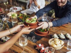 Майже всі так роблять: ця популярна ресторанна звичка руйнує ваше серце Майже-всі-так-роблять:-ця-популярна-ресторанна-звичка-руйнує-ваше-серце