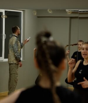 «Забуваю,-що-на-протезах».-Історія-бійця-«Азову»,-який-вибрався-з-палаючого-бліндажа,-щоб-знову-танцювати