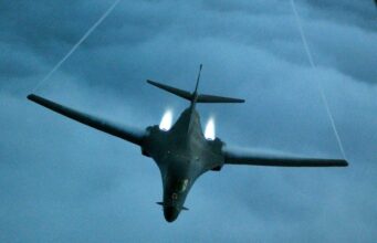 США перекинули стратегічні бомбардувальники до Британії для ударів по Ірану США-перекинули-стратегічні-бомбардувальники-до-Британії-для-ударів-по-Ірану