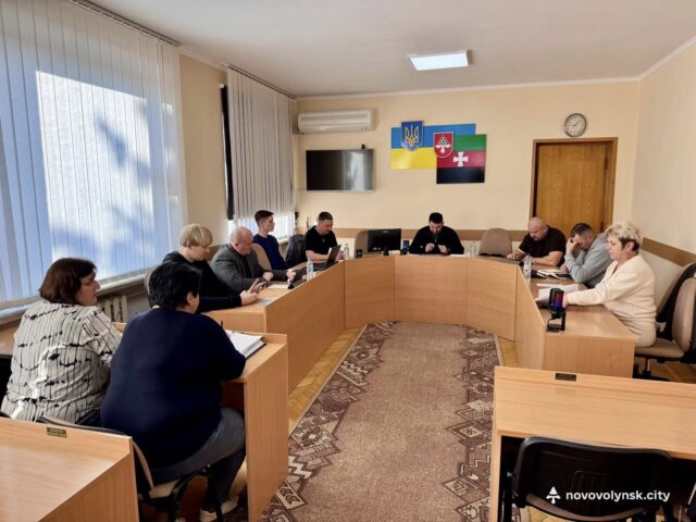 Депутати Нововолинської міської ради обговорили зміни до бюджету та земельні питання Відбулося-засідання-постійної-комісії-з-питань-земельних-відносин,-комунального-майна,-транспорту,-містобудування-та-архітектури