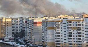 Атака на завод у Брянську: наслідки для місцевого населення та промисловості «Діду-пох**,-дід-у-бункері»,-«Точно-такі-кадри-з-України-я-бачив»-Як-росіяни-реагують.