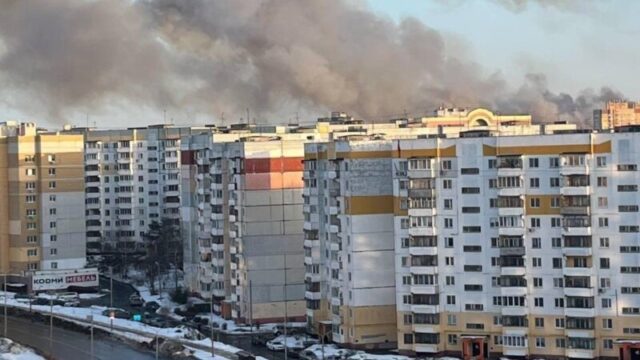 Атака на завод у Брянську: наслідки для місцевого населення та промисловості «Діду-пох**,-дід-у-бункері»,-«Точно-такі-кадри-з-України-я-бачив»-Як-росіяни-реагують.