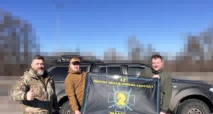 Нововолинська делегація відвідала українських військових на фронті Міський-голова-Нововолинська-Борис-Карпус-здійснив-чергову-поїздку-на-Схід-та-передав-військовим-допомогу-на.