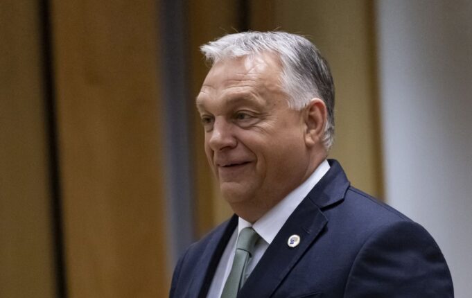 Орбан координує угорську делегацію для переговорів з Україною щодо нафтопроводу ‘Дружба’ Орбан телефоном дав вказівки своїй делегації в Україні