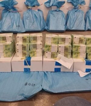 В-Угорщині-пояснили,-в-якому-разі-можуть-повернути-Україні-гроші-та-золото-“Ощадбанка”