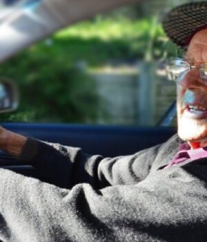 В-Україні-хочуть-змінити-правила-для-водіїв-65+