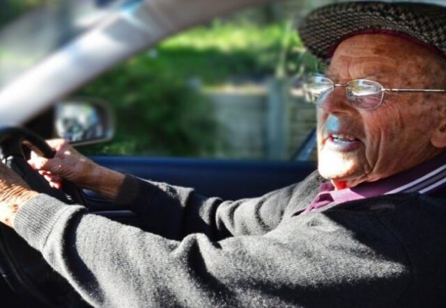 В Україні хочуть змінити правила для водіїв 65+ В-Україні-хочуть-змінити-правила-для-водіїв-65+