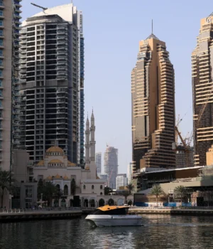 Індекс-нерухомості-Дубая-обвалився-на-30%-на-тлі-війни-–-що-відбувається-з-ринком