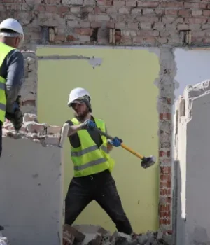 Зруйнований російською ракетою музей Шухевича відбудують