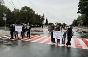 Загальнонаціональна хвилина мовчання: Нововолинськ вшановує пам’ять загиблих Закликаємо-мешканців-та-гостей-Нововолинської-громади-долучатися-до-загальнонаціональної-хвилини-мовчання.