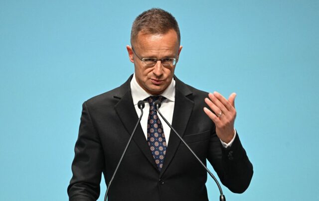 Угорщина відкидає тиск країн Балтії в енергетичних питаннях Сіярто звинуватив країни Балтії в тому, що вони “грають під дудку Зеленського”