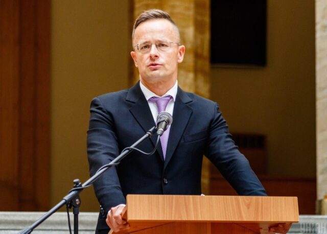 Країни Балтії вже давно діють за вказівками Зеленського, – Сіярто Країни-Балтії-вже-давно-діють-за-вказівками-Зеленського,-–-Сіярто