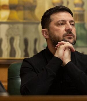 “Я-вірю,-що-мої-діти-та-онуки”:-Зеленський-поділився,-як-хоче-запам’ятатися-українцям “Я-вірю,-що-мої-діти-та-онуки”:-Зеленський-поділився,-як-хоче-запам’ятатися-українцям