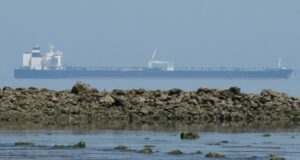 Скасування санкцій США щодо російської нафти: реакція та наслідки США-тимчасово-дозволили-купувати-російську-нафту:-що-робити-Україні