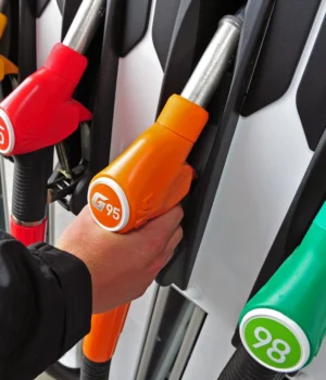 Ціни на пальне в Україні на 14 березня: бензин стабільний, дизель подорожчав