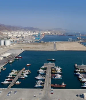 У-порту-Фуджейра-в-ОАЕ-зупинили-частину-операцій-з-перевантаження-нафти-після-атаки-дрона-і.