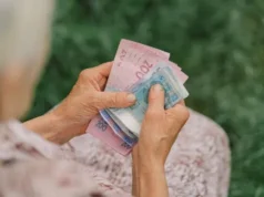Як отримати доплату до пенсії літнім людям після 80 років Як отримати доплату до пенсії літнім людям після 80 років