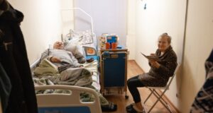 Ситуація з евакуацією: чому люди повертаються у зону бойових дій «Куди-ж-я-поїду?»-Чи-справді-переселенцям-не-вистачає-місць-для-розселення-після-евакуації