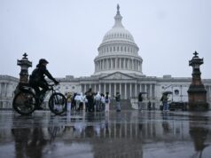 Смерть Алі Хаменеї: Іран на порозі змін у керівництві та можливих заворушень Уряд-США-захищає-тимчасове-послаблення-санкцій-щодо-нафти-РФ-на-тлі-критики-у-Конгресі