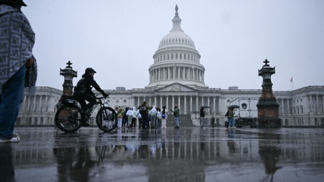 Смерть Алі Хаменеї: Іран на порозі змін у керівництві та можливих заворушень Уряд-США-захищає-тимчасове-послаблення-санкцій-щодо-нафти-РФ-на-тлі-критики-у-Конгресі