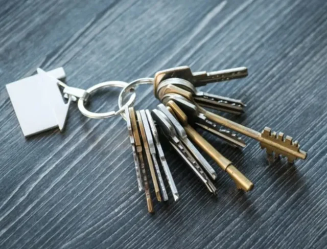 Власниця магазину побила клієнта ключами через прохання перейти на українську мову Власниця магазину побила клієнта ключами через прохання перейти на українську мову