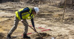 У Китаї будівельники випадково натрапили на рештки величезної істоти довжиною 28 метрів У-Китаї-будівельники-випадково-натрапили-на-рештки-величезної-істоти-довжиною-28-метрів