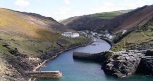 Насичене “відьмами”: туристи розповіли про селище в Англії, яке має таємний світ магії Насичене-“відьмами”:-туристи-розповіли-про-селище-в-Англії,-яке-має-таємний-світ-магії