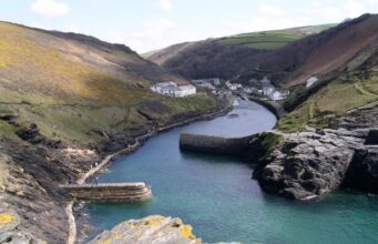 Насичене “відьмами”: туристи розповіли про селище в Англії, яке має таємний світ магії Насичене-“відьмами”:-туристи-розповіли-про-селище-в-Англії,-яке-має-таємний-світ-магії