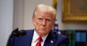 Трамп висловив здивування щодо позиції Зеленського в мирних переговорах з Росією Трамп: я здивований, що Зеленський не хоче укладати мир