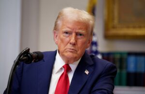 Трамп висловив здивування щодо позиції Зеленського в мирних переговорах з Росією Трамп: я здивований, що Зеленський не хоче укладати мир