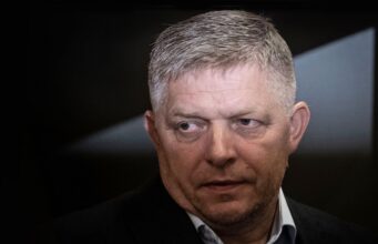 Словаччина закликає ЄС до переговорів з Росією щодо війни в Україні Фіцо закликав надати ЄС мандат для переговорів з РФ щодо війни в Україні