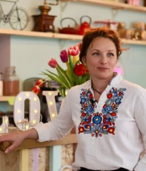 «Київський-торт»-та-нове-кохання:-як-вдова-українського-військового-відкрила-власне-кафе-в-Бельгії «Київський-торт»-та-нове-кохання:-як-вдова-українського-військового-відкрила-власне-кафе-в-Бельгії