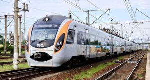 Скасування приміських поїздів на Сумщині через удари по залізничній інфраструктурі Частину поїздів скасовано: “Укрзалізниця” попередила про зміни на 16-17 березня