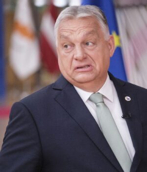 Угорщина проти України: Орбан звинуватив Київ у втручанні у вибори