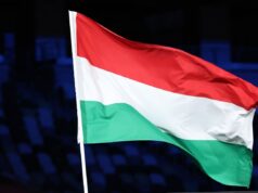 Угорщина просить ЄС призупинити мита на імпорт добрив з Росії та Білорусі Угорщина знову заступилася за РФ перед Європою: просить про поблажливість