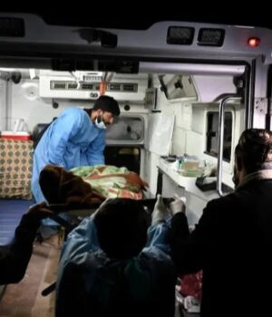 Афганістан-заявив-про-авіаудар-Пакистану-по-лікарні-та-400-загиблих